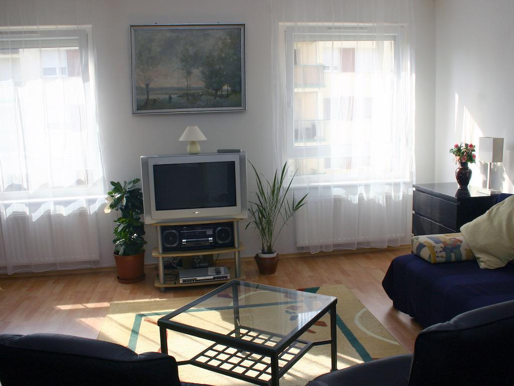 Arriva Apartment, Optional Indoor Parking Budapest Habitación foto